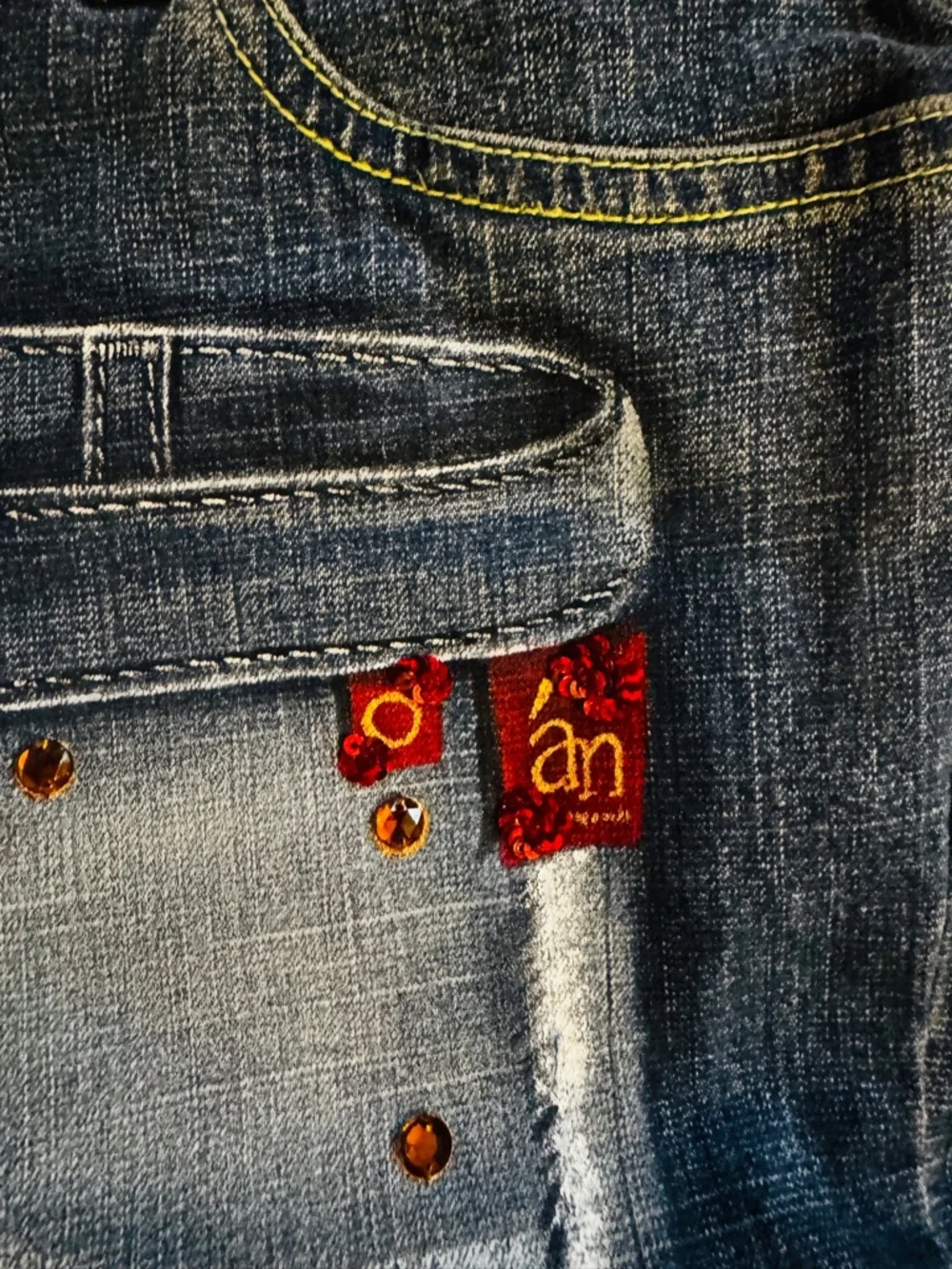 ‘An jeans- Chic one-of-a-kind Women’s Blue Wash Designer Jeans - Picture 9 of 10